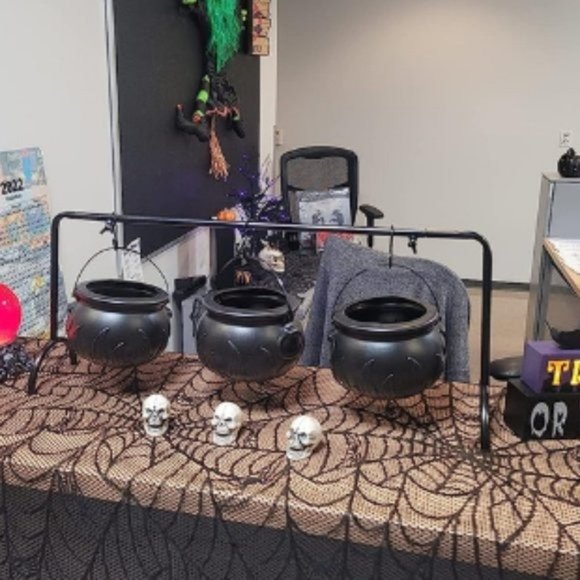 Set of 3  Black Plastic Witches Cauldron Serving Bowls for Halloween Party - Picture 3 of 9